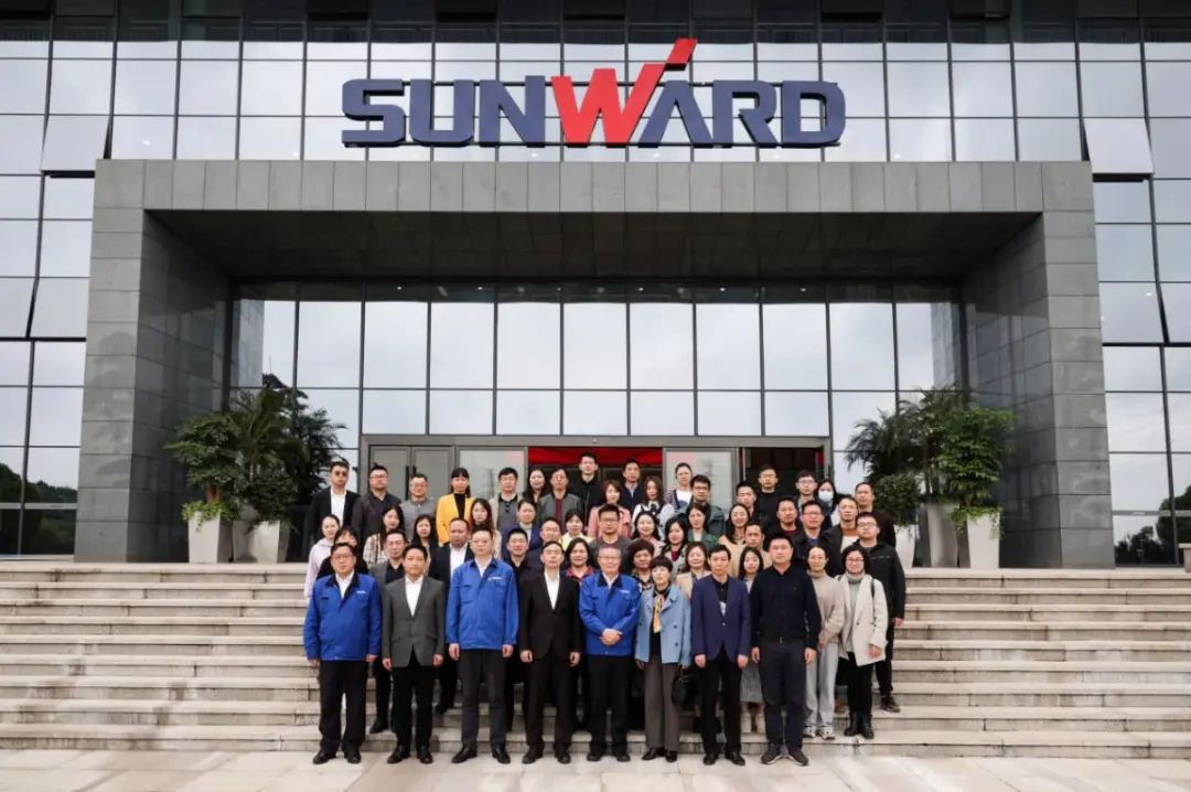 民主党派湖南省委机关青工委团队一行考察山河智能