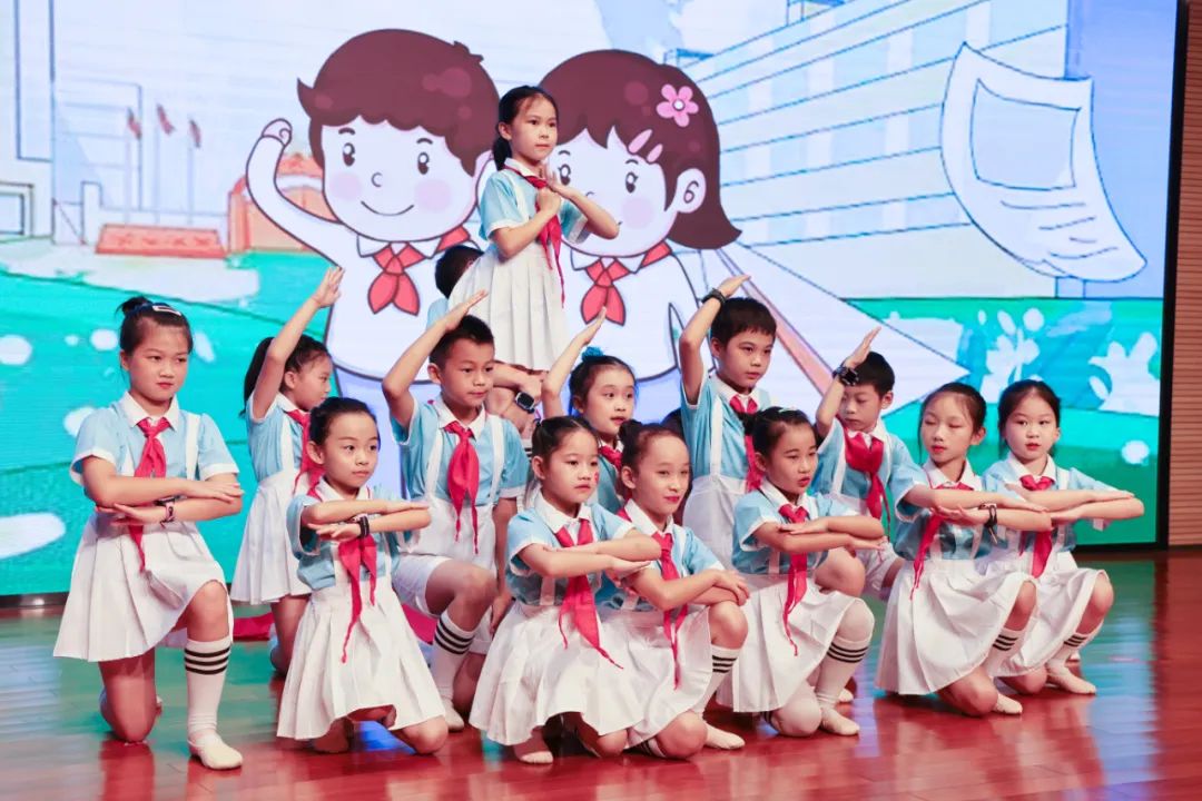 午夜视频高清 - 缤纷“暑”假，不负所“托”！山河智能职工子女暑期托管班结业啦